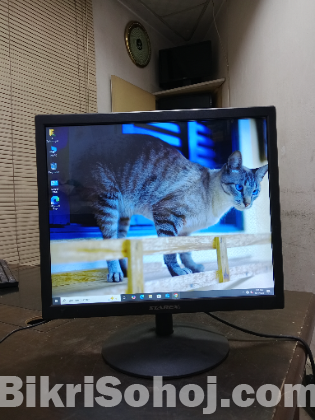 Full Fresh Starex – 17” Full Full HD Square Monitor